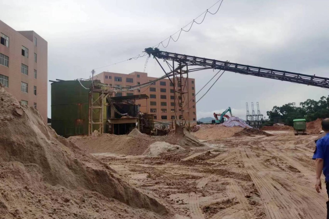 粉塵飛揚(yáng)代價(jià)大！廈門一企業(yè)被罰萬(wàn)元，老板腸子都悔青了！